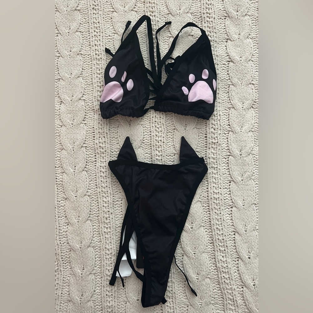 NWT ROMWE bikini set, black animal paw print on top, ears on bottoms, size S
